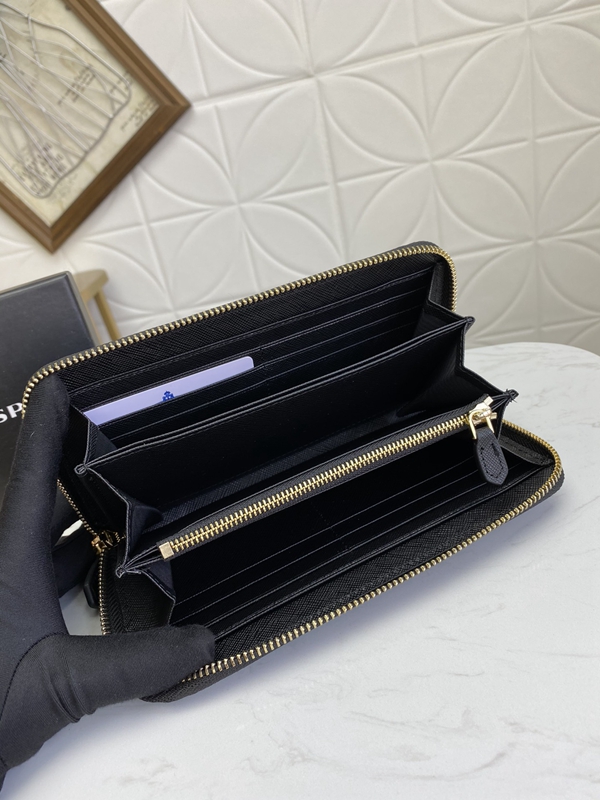 プラダ財布コピー角部分ディテール